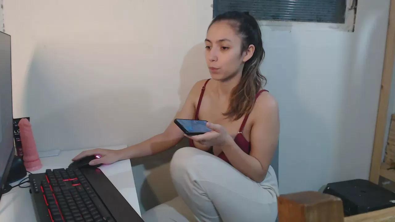 Dulce_encanto4 on Cam4 
