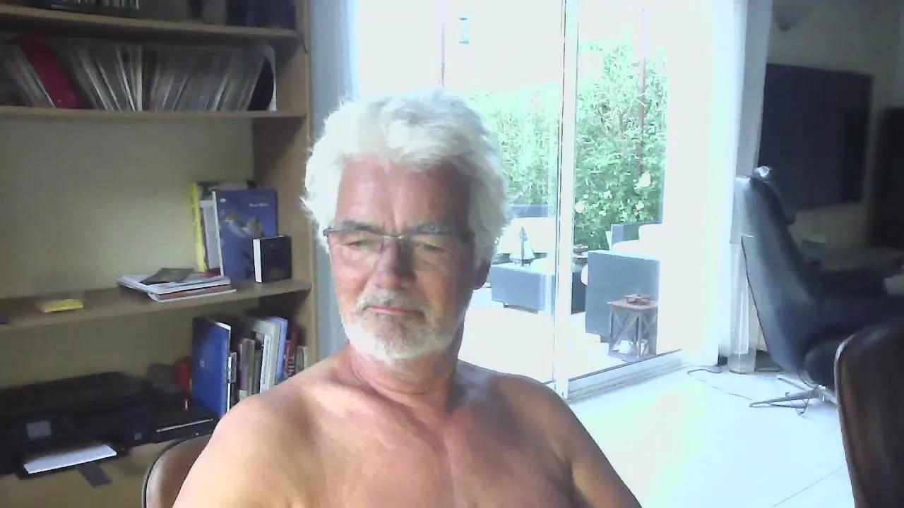 Offline dutchboy1234 on Cam4