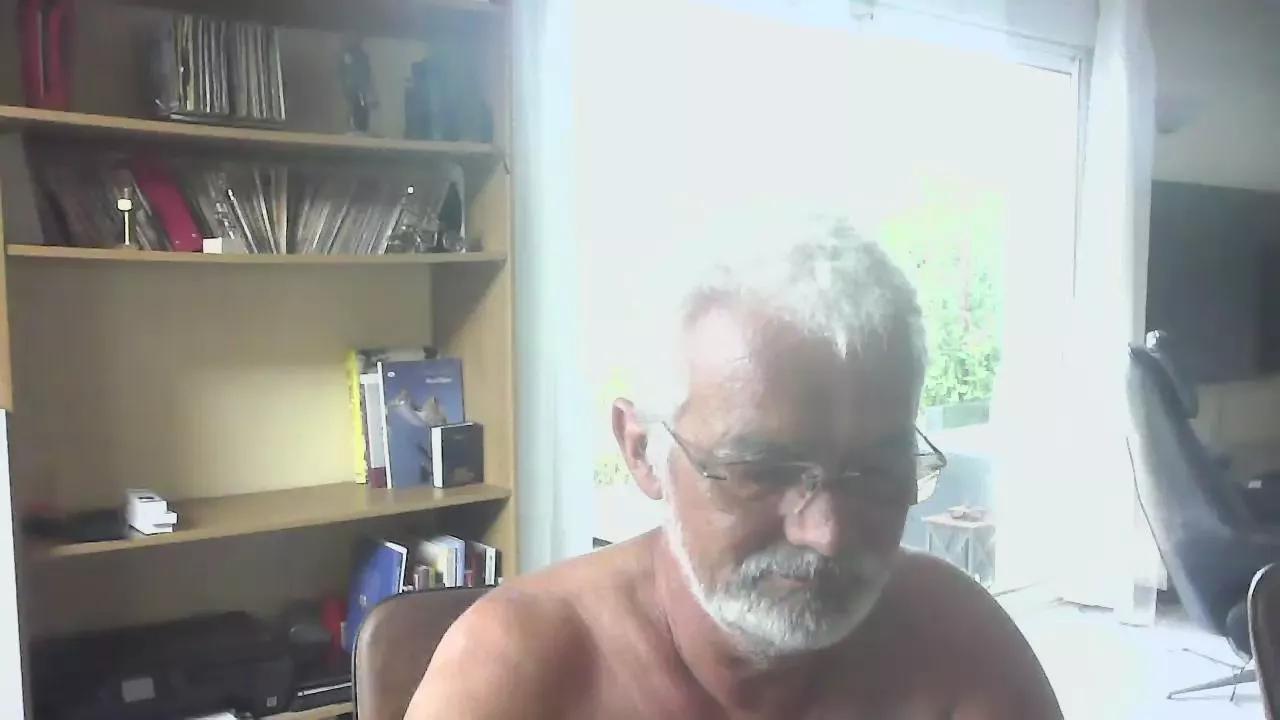 Offline dutchboy1234 on Cam4