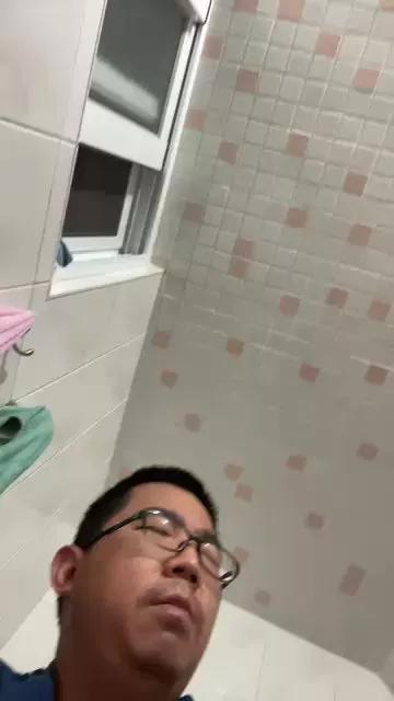 Edgemebear69 on Cam4 