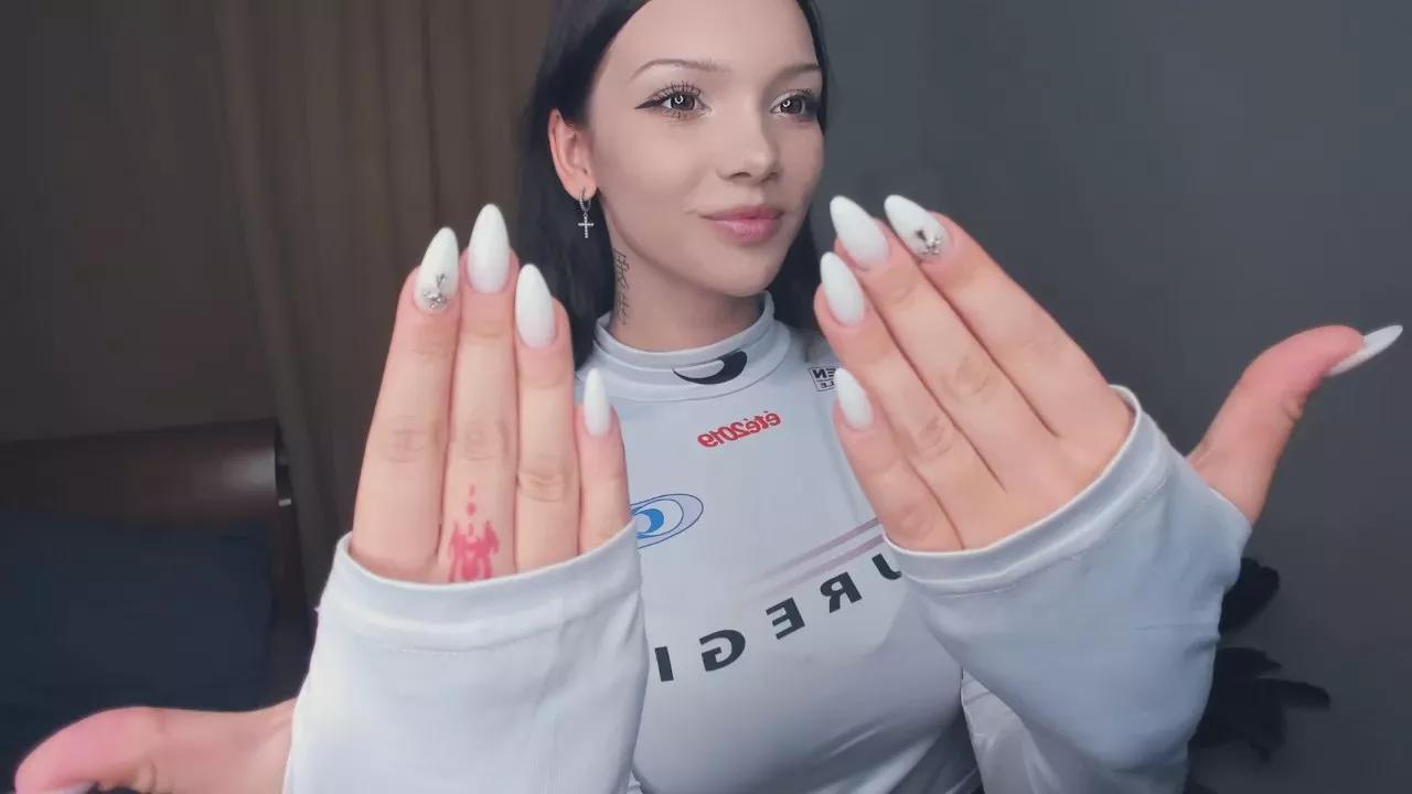 EdinaHaines on Cam4 