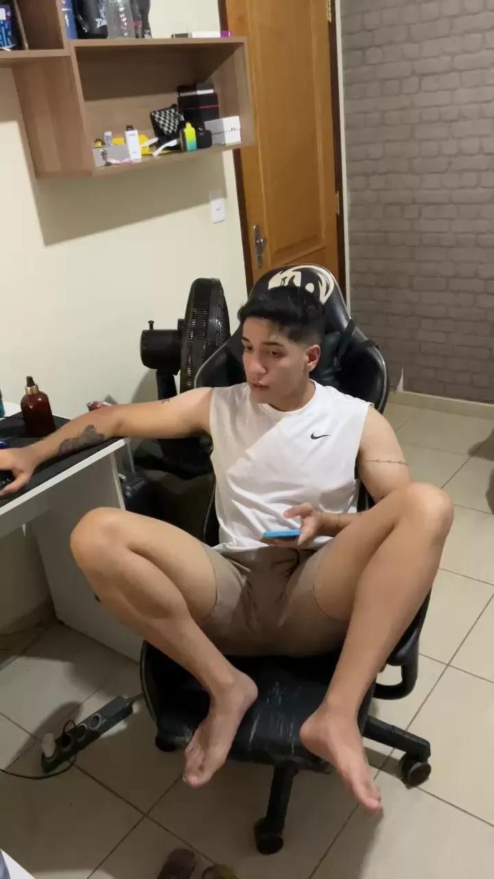 Offline EDuardoBranco on Cam4