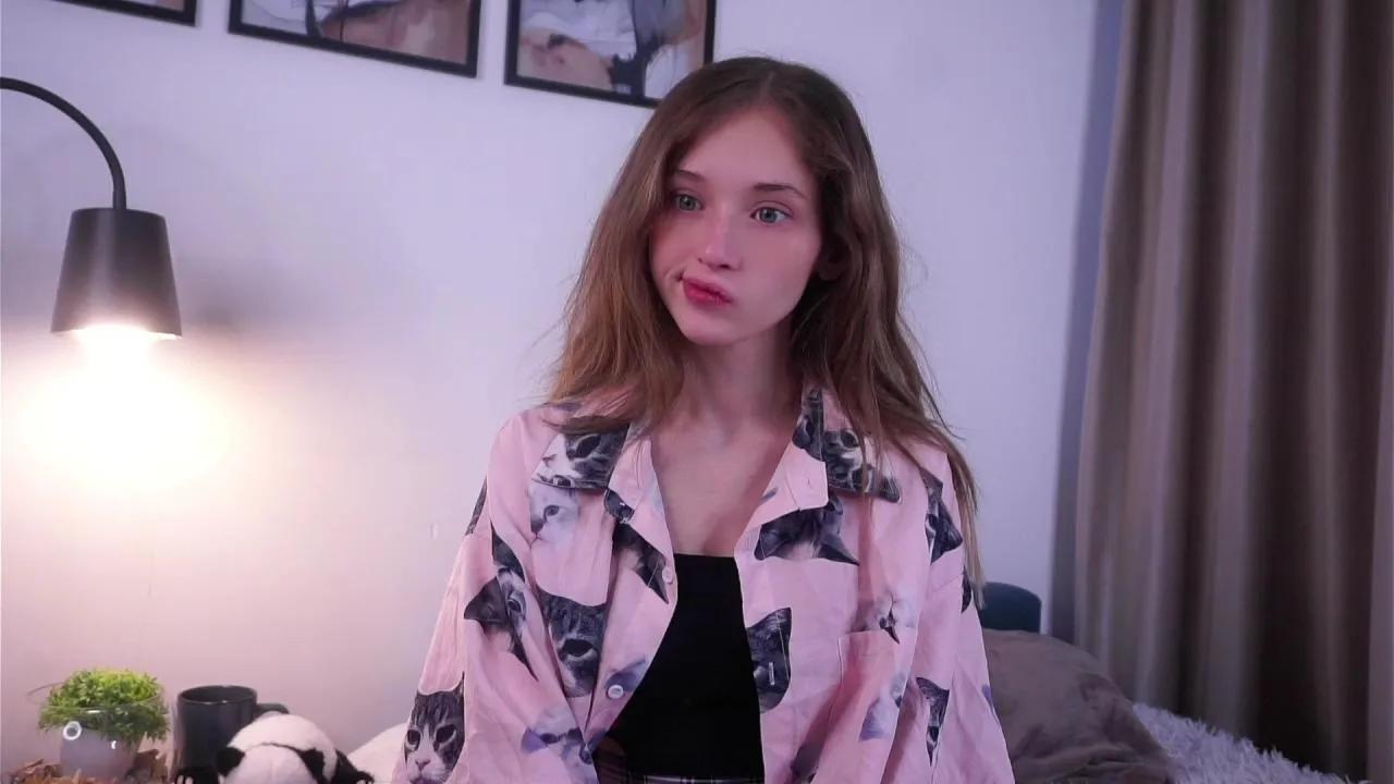 EdythCorell —  #armpits #C2C #ass #cute #masturbation #striptease