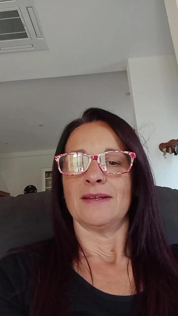 Elena9077 on Cam4 