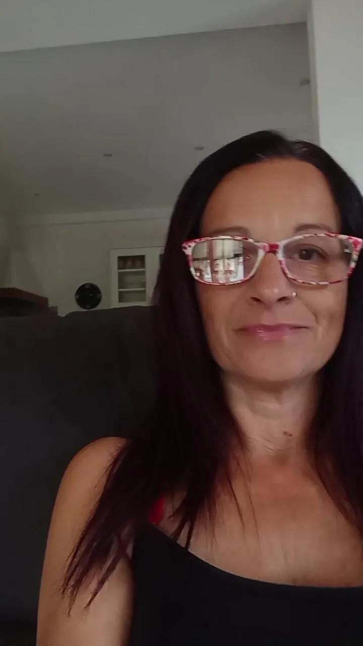 Elena9077 on Cam4 