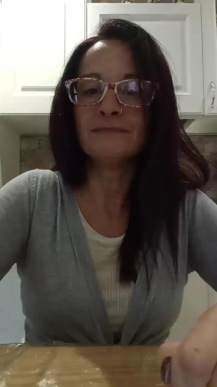 Elena9077 on Cam4 