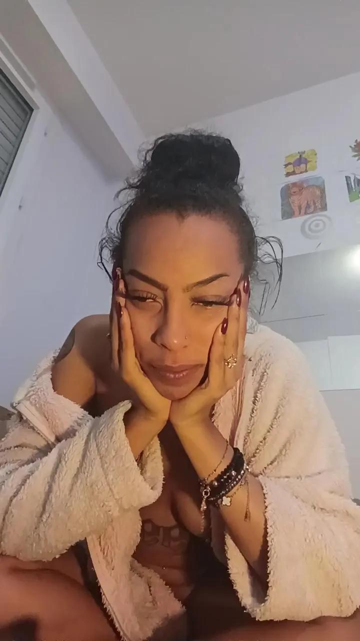 elleblue_sexy — Freechat on Cam4