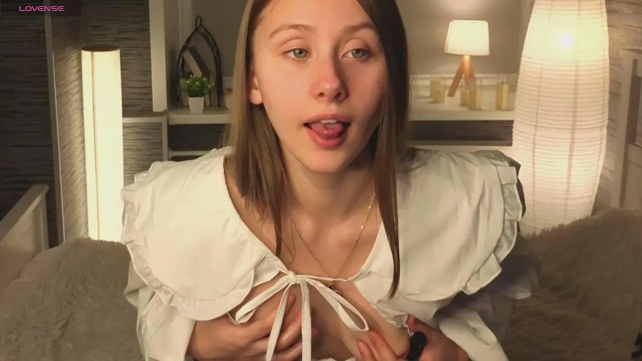 Offline ElvaHakey on Cam4