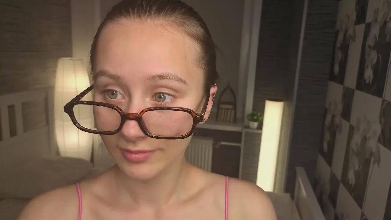 Offline ElvaHakey on Cam4