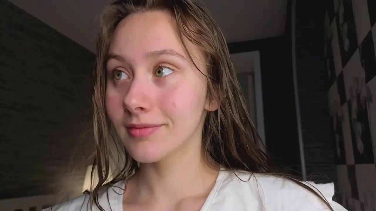 Offline ElvaHakey on Cam4