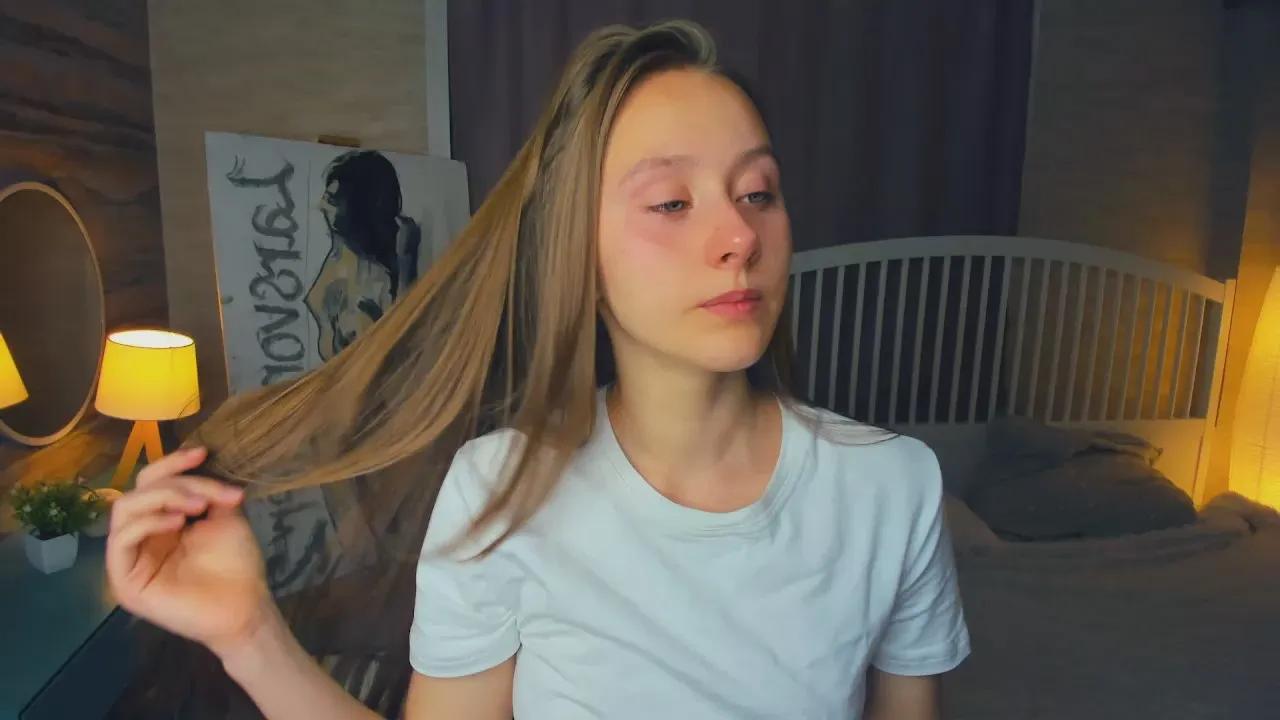 Offline ElvaHakey on Cam4