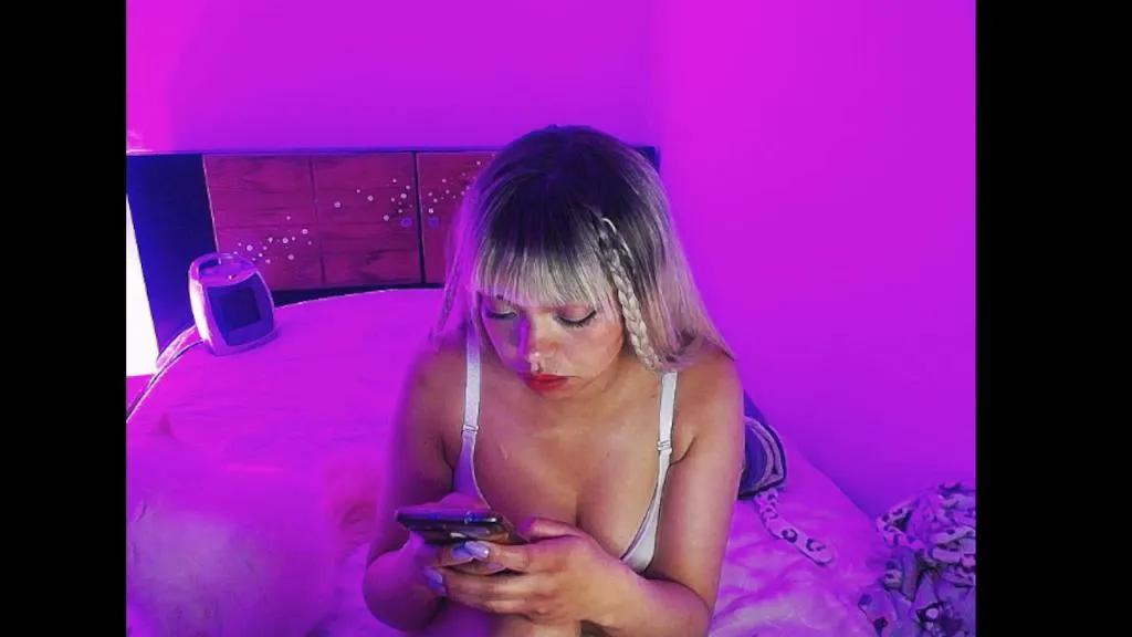 emerald00_ on Cam4 