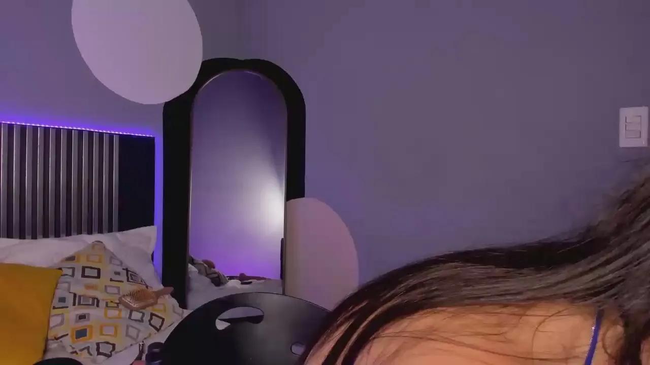 Offline Emily_Beltons on Cam4