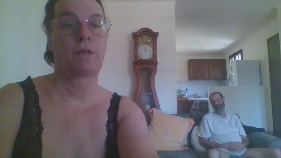 Emma84360 on Cam4 