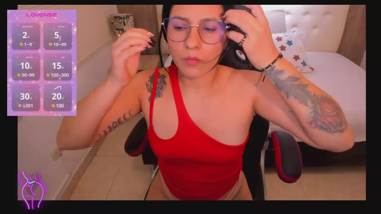 emma_adams_ on Cam4 