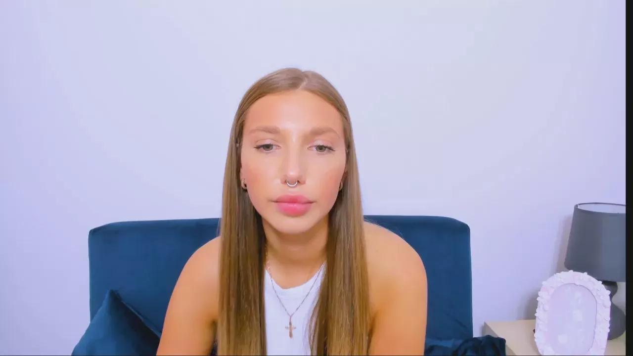 EmmaCharming on Cam4 