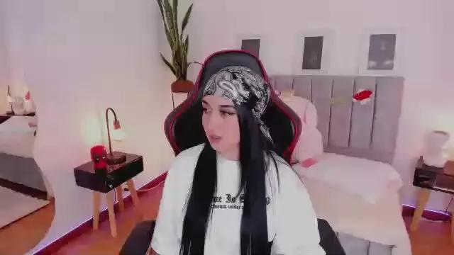 Offline EmmyEvans on Cam4