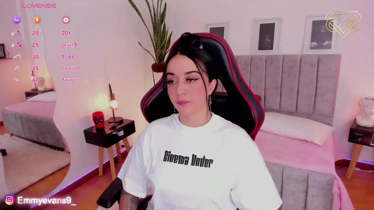 Offline EmmyEvans on Cam4