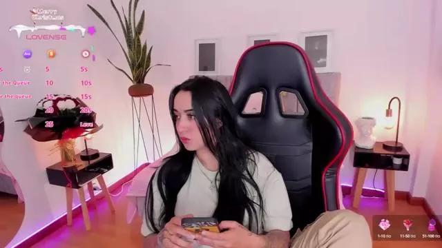 Offline EmmyEvans on Cam4