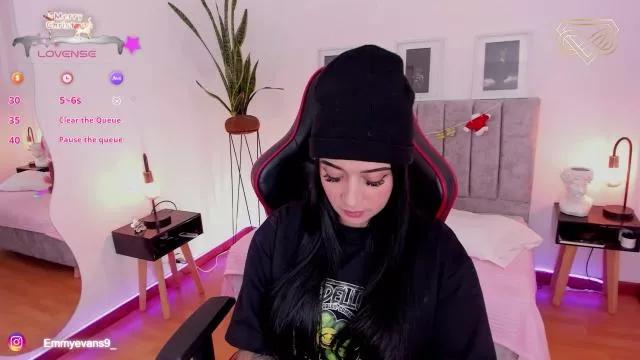 Offline EmmyEvans on Cam4