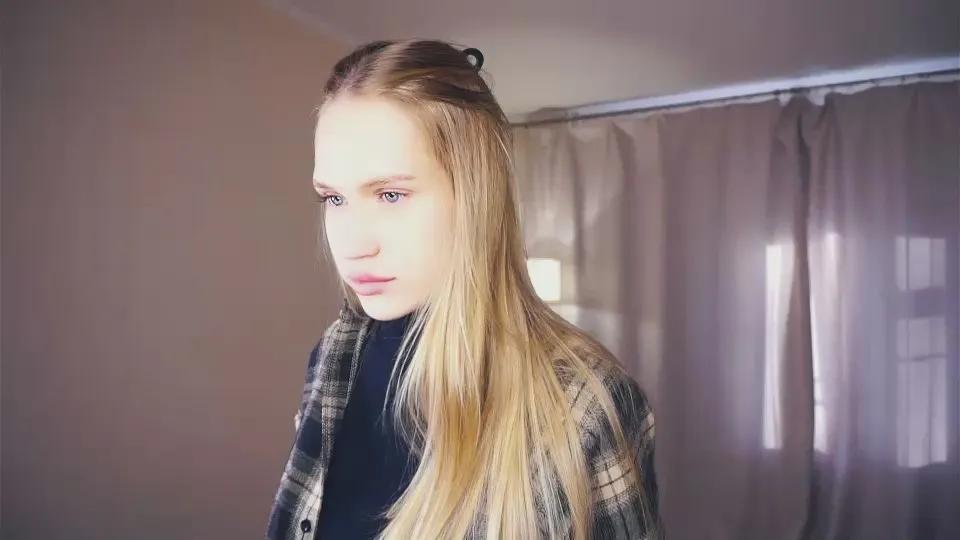 Offline EnolaCalver on Cam4