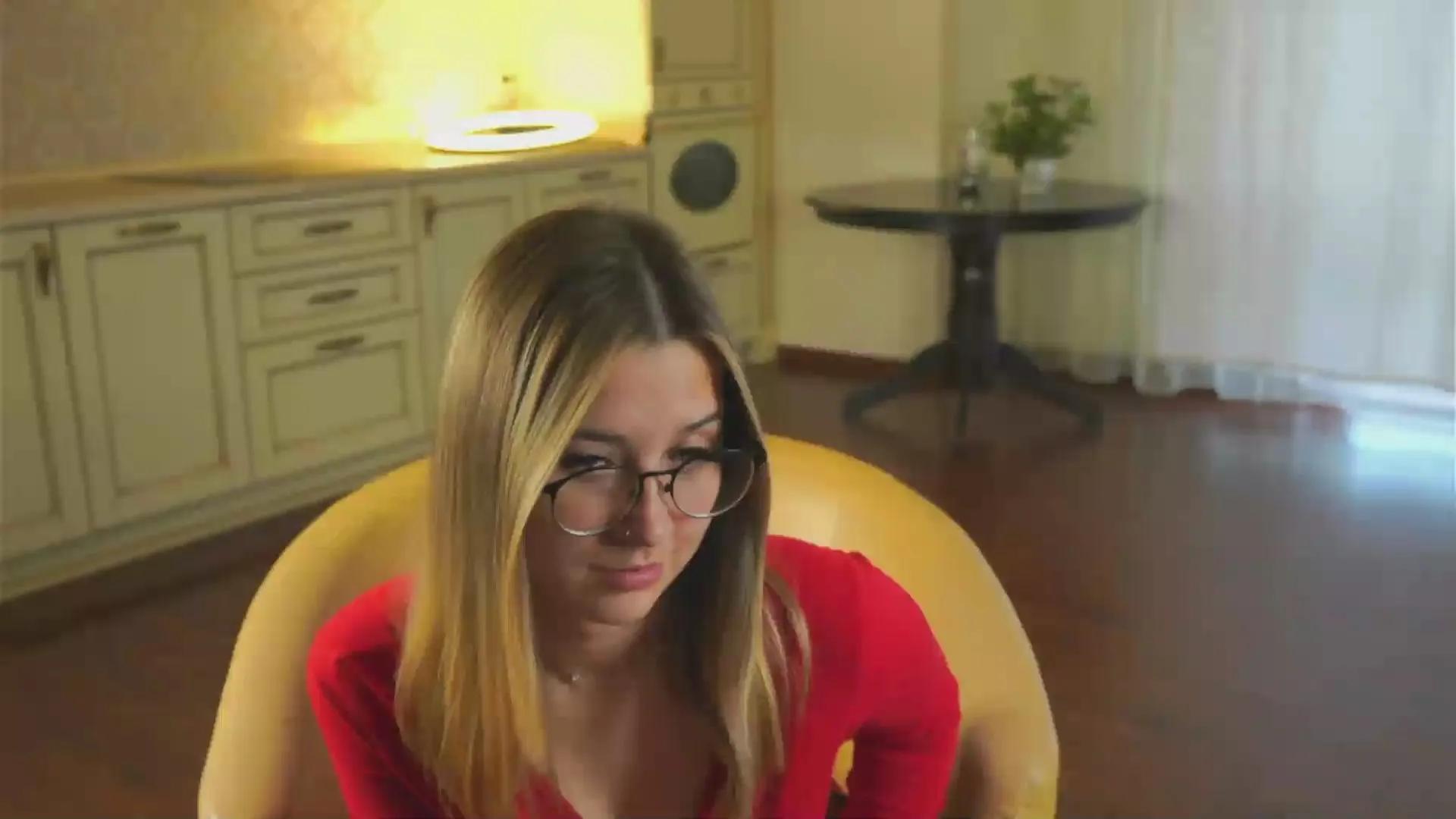 EsmeBoddy on Cam4 