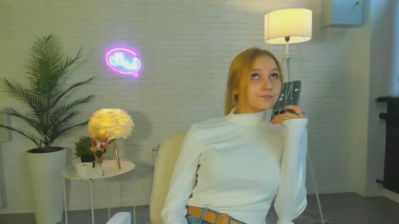 EssieSellner on Cam4 