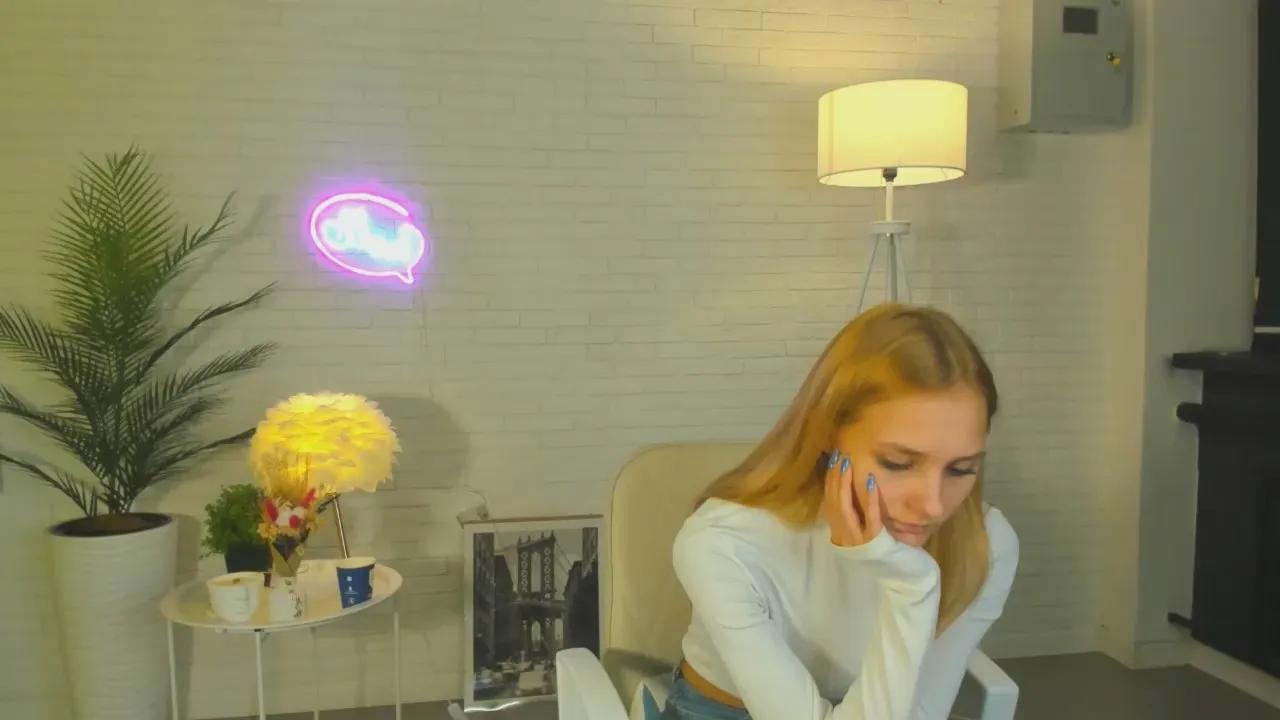 EssieSellner —  #femdom #schoolgirl #C2C #cute #cosplay #bdsm #gamer