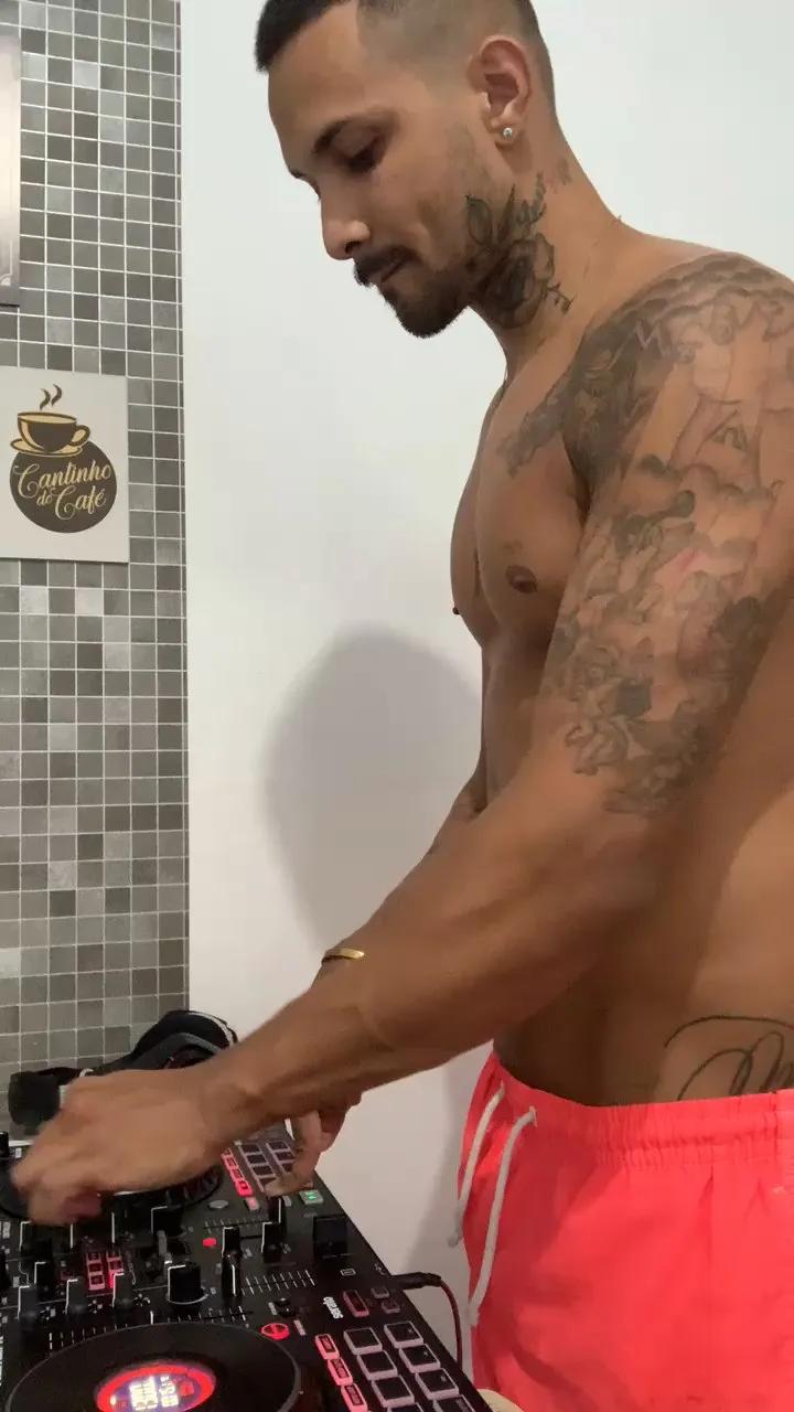Offline eujoaohorn on Cam4
