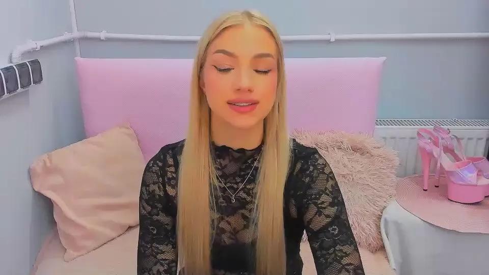 Offline EvetteShow on Cam4