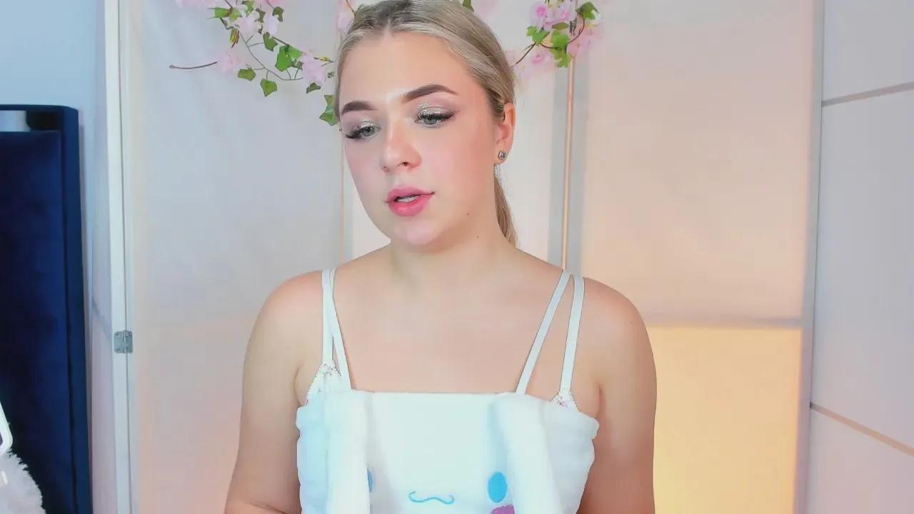 FatimahFranko —  #smoke #C2C #taboo #gamer #anal #ass #feet