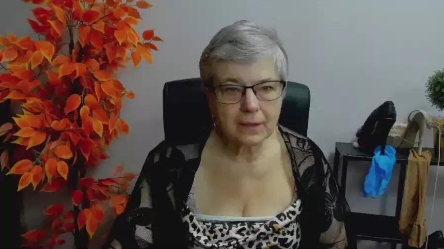 femmeIRIS on Cam4 