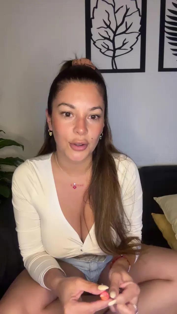 flor_aura30 — Freechat on Cam4