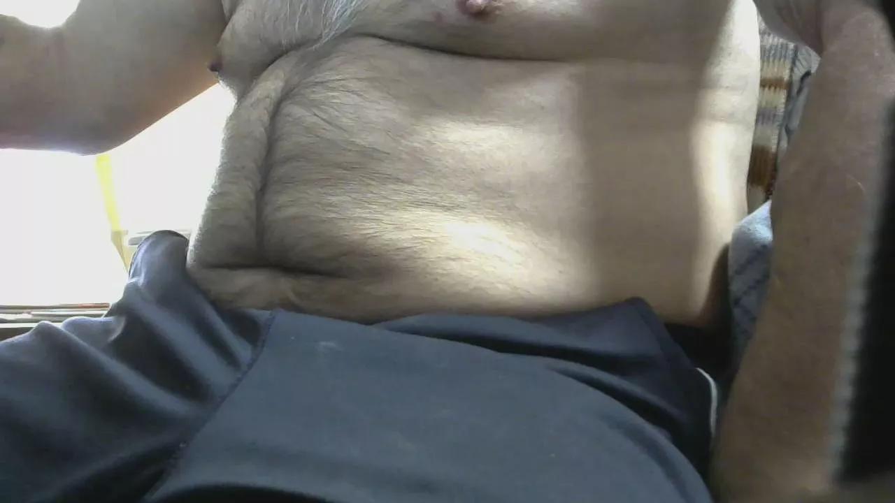 fluffbearr on Cam4 