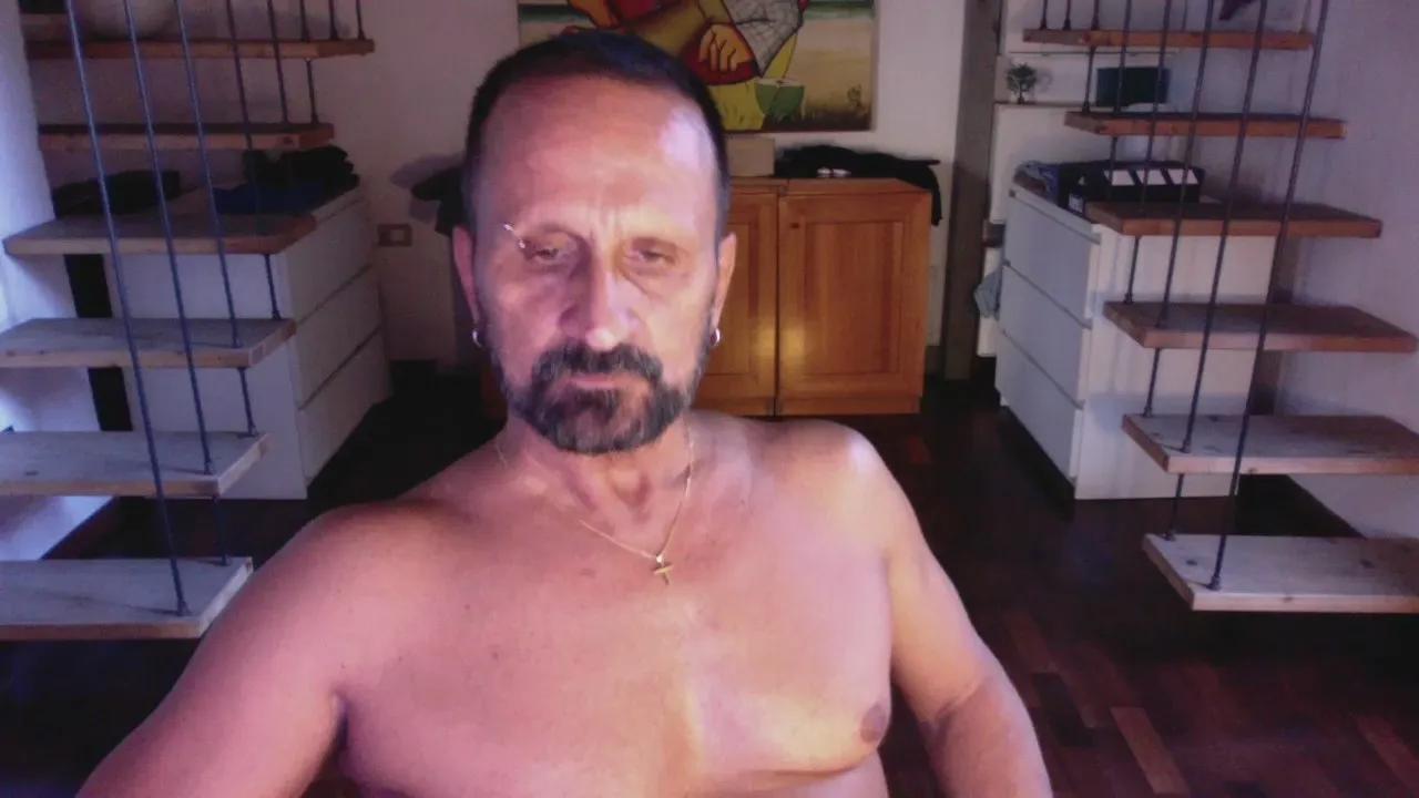 foxfirenze on Cam4 
