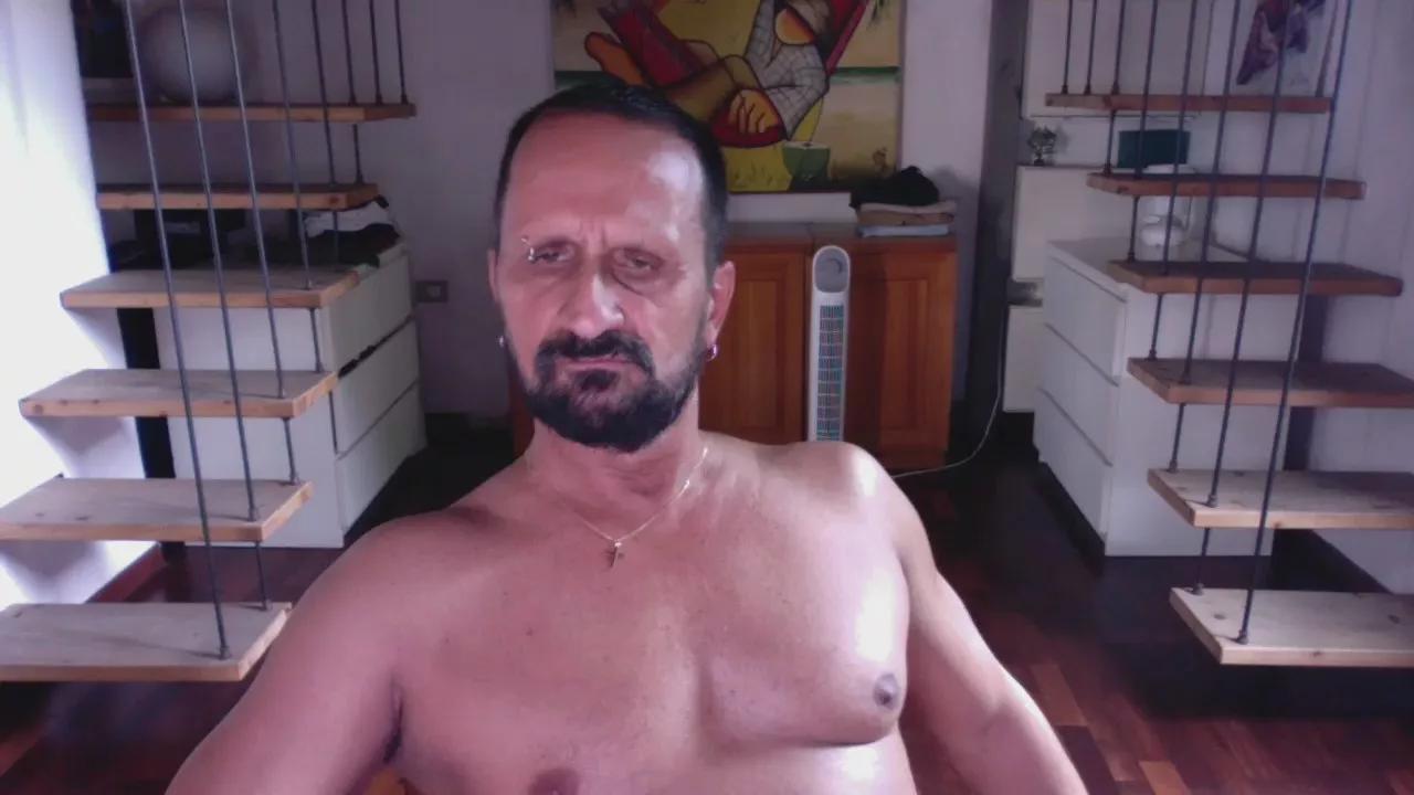 foxfirenze on Cam4 