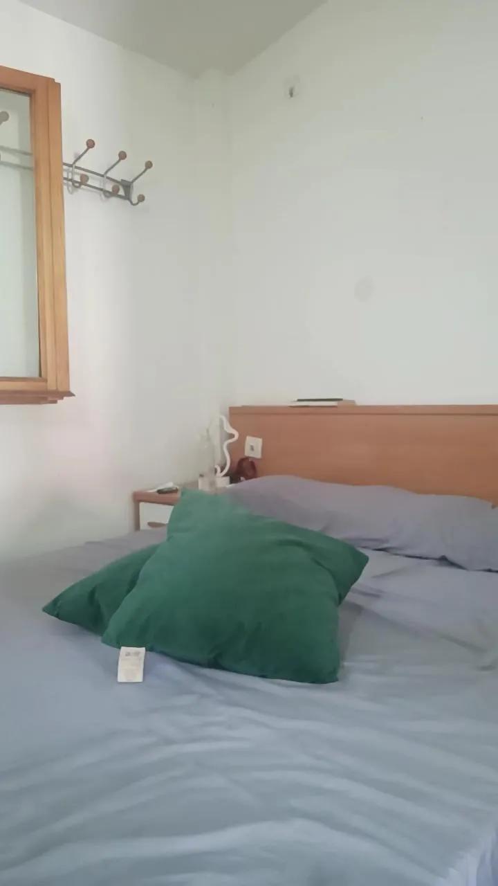 Offline FoxySpanks on Cam4