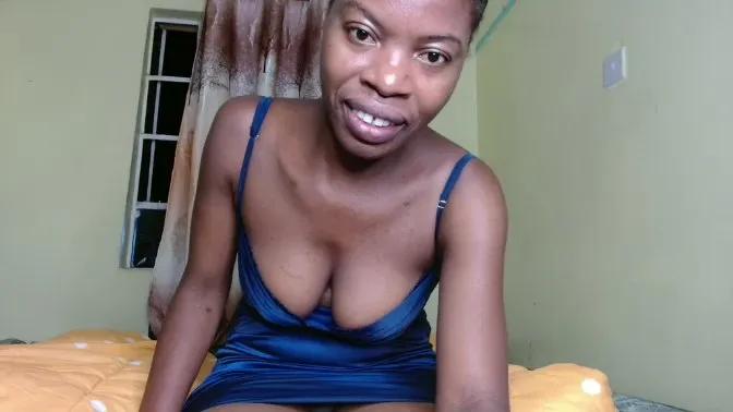 Freaky_gal —  #pee #fisting #deepthroat #striptease #squirt #spanking #feet