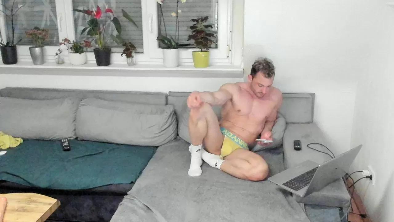 Fuckjaa on Cam4 