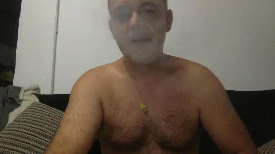 Offline futbolin84 on Cam4