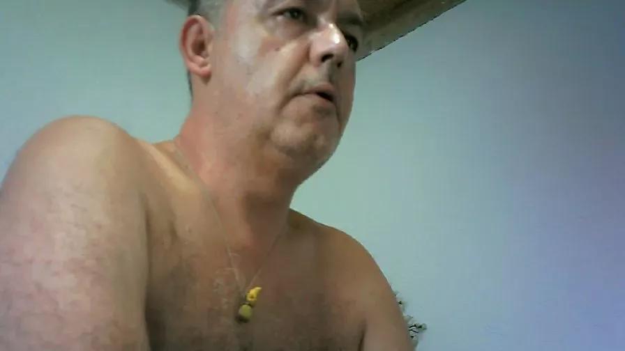Offline futbolin84 on Cam4