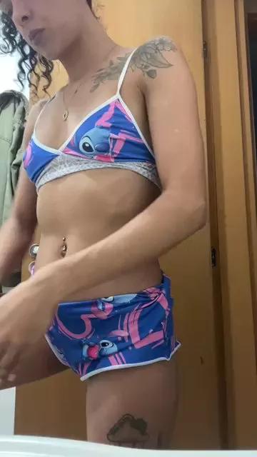Gatinha2025 on Cam4 