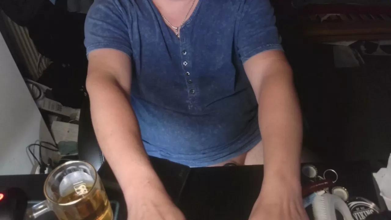 Offline GeileSau18x5bi on Cam4