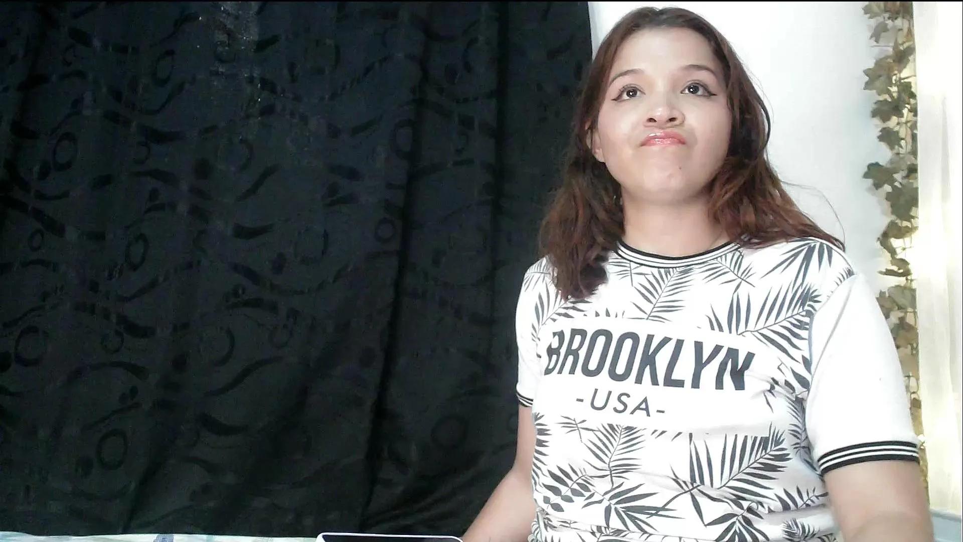 Offline girlhotparis on Cam4