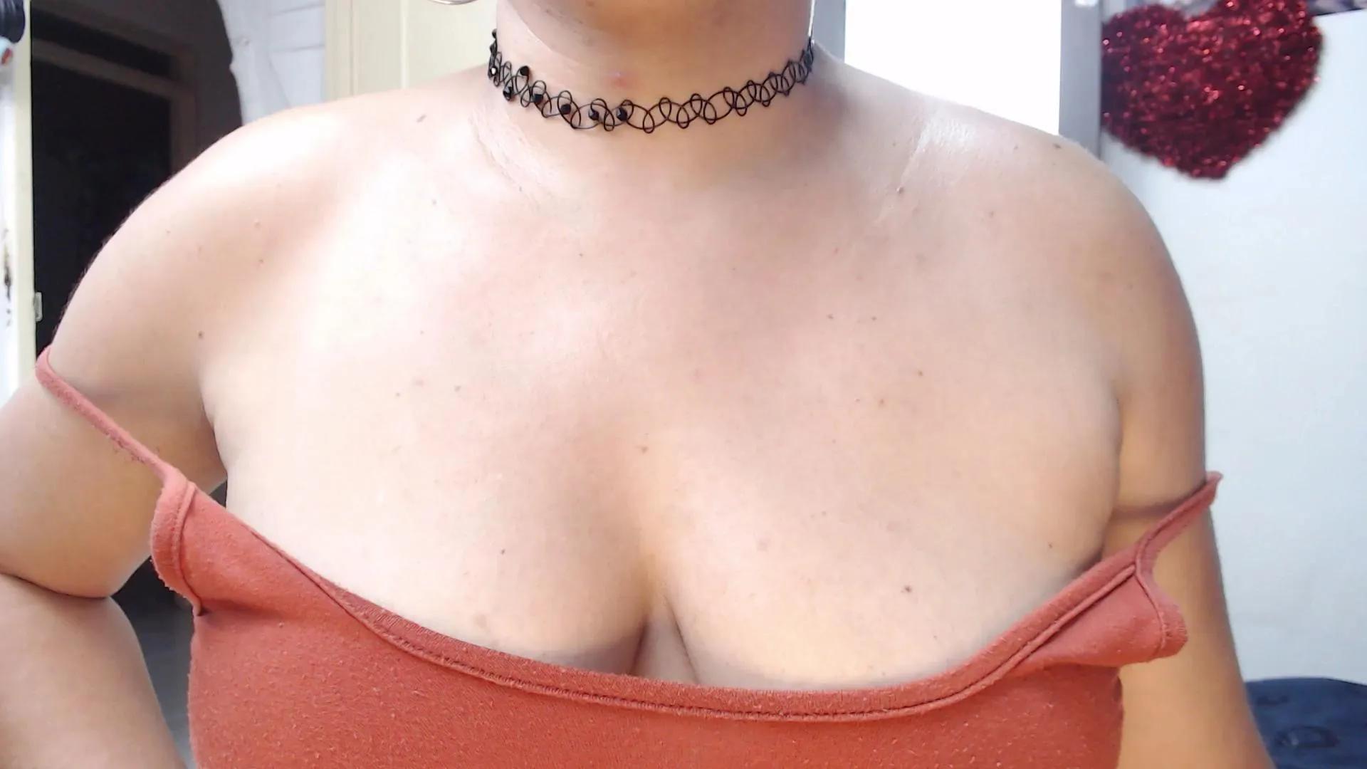 GlendaStar_ —  #blowjob #pee #armpits #feet #striptease