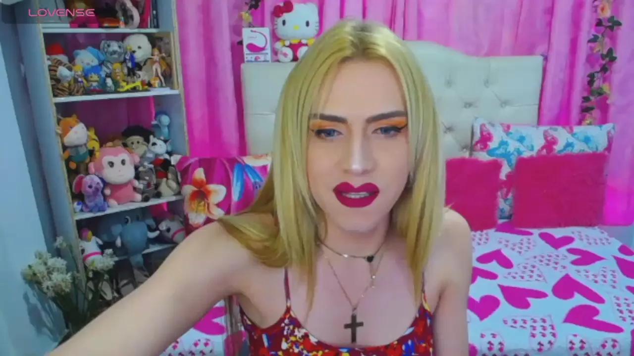 Offline Golden_girl01 on Cam4