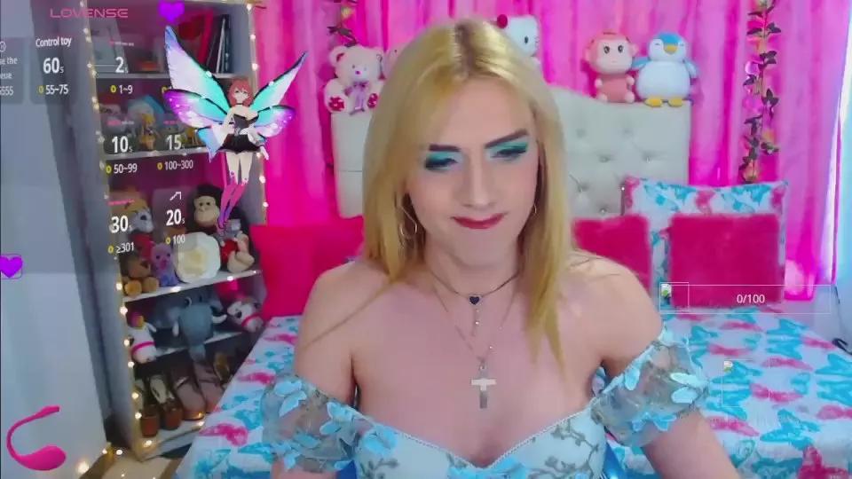 Offline Golden_girl01 on Cam4