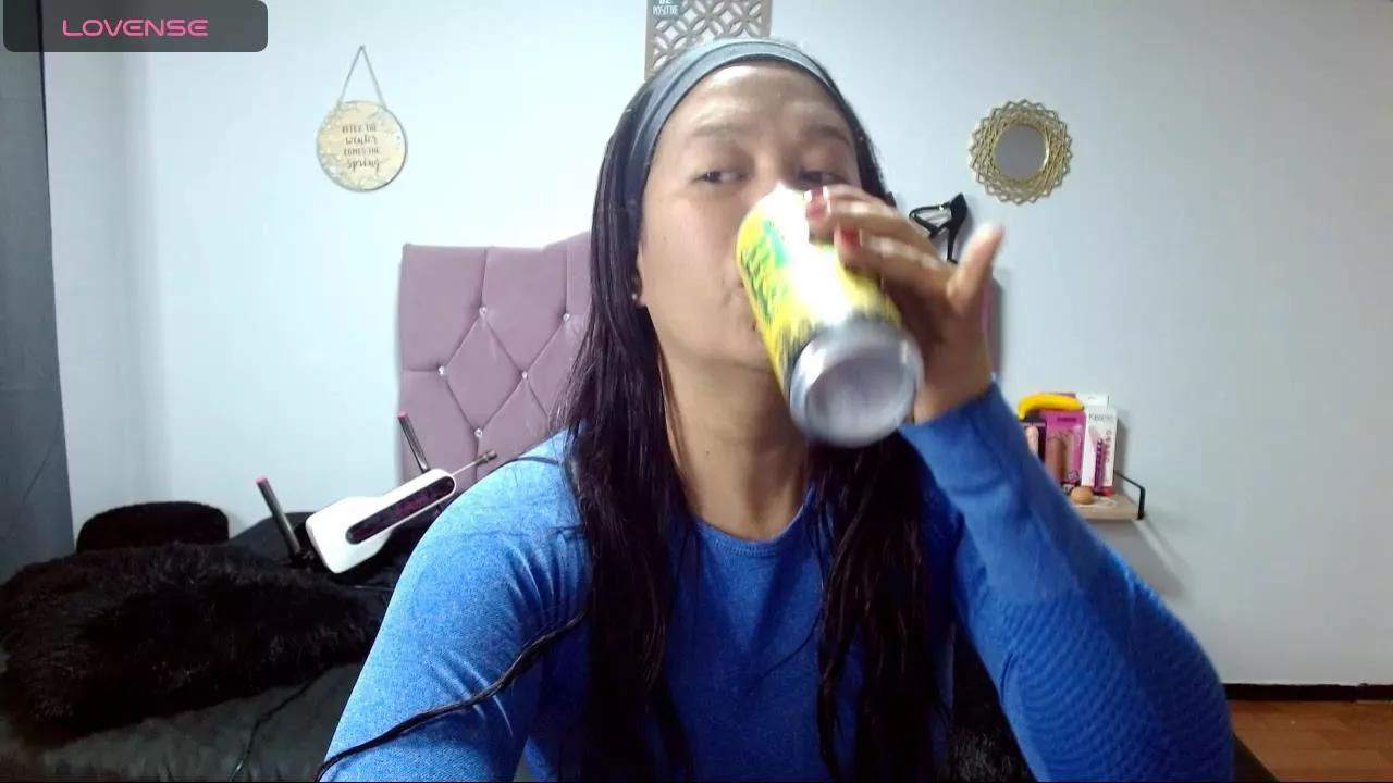 gyrlmaturee on Cam4 