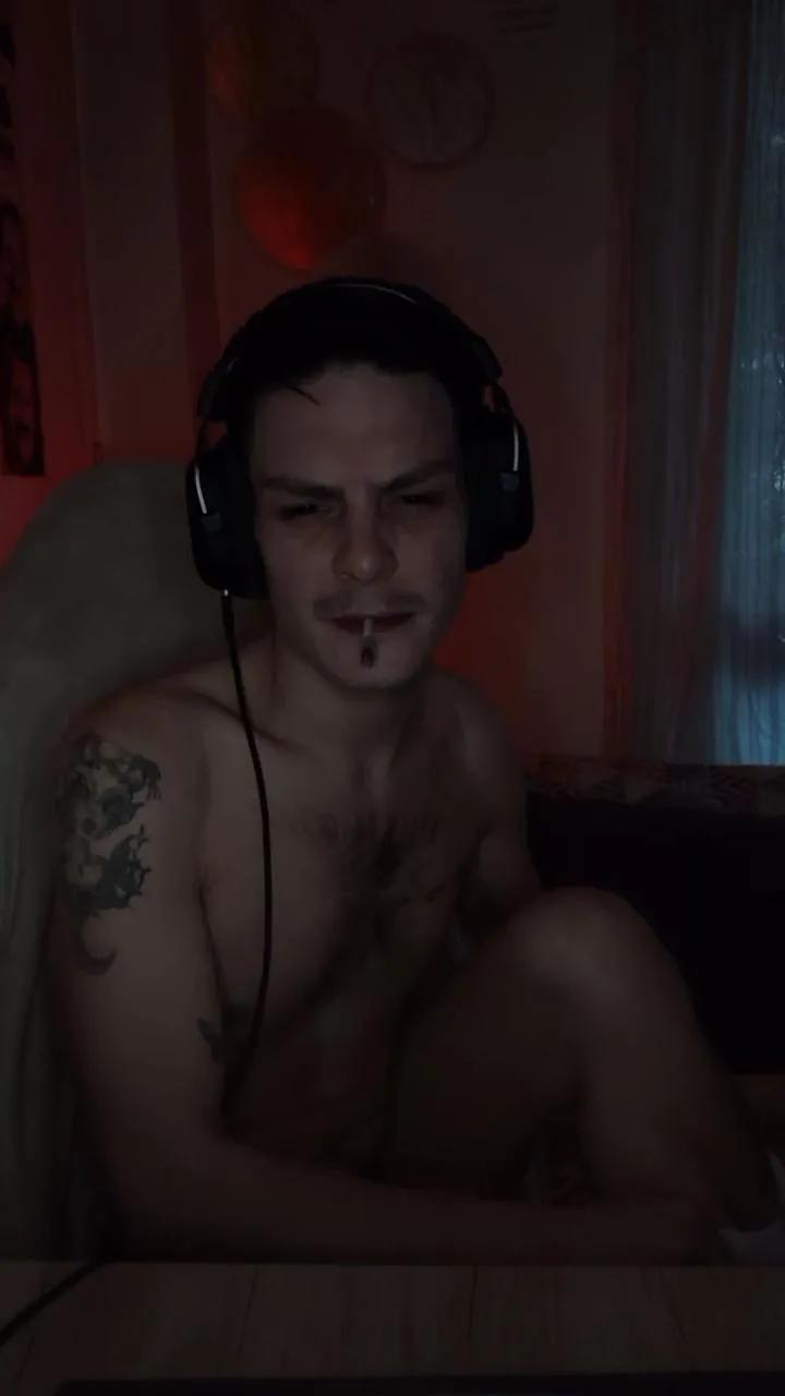 Offline gzandresce33 on Cam4