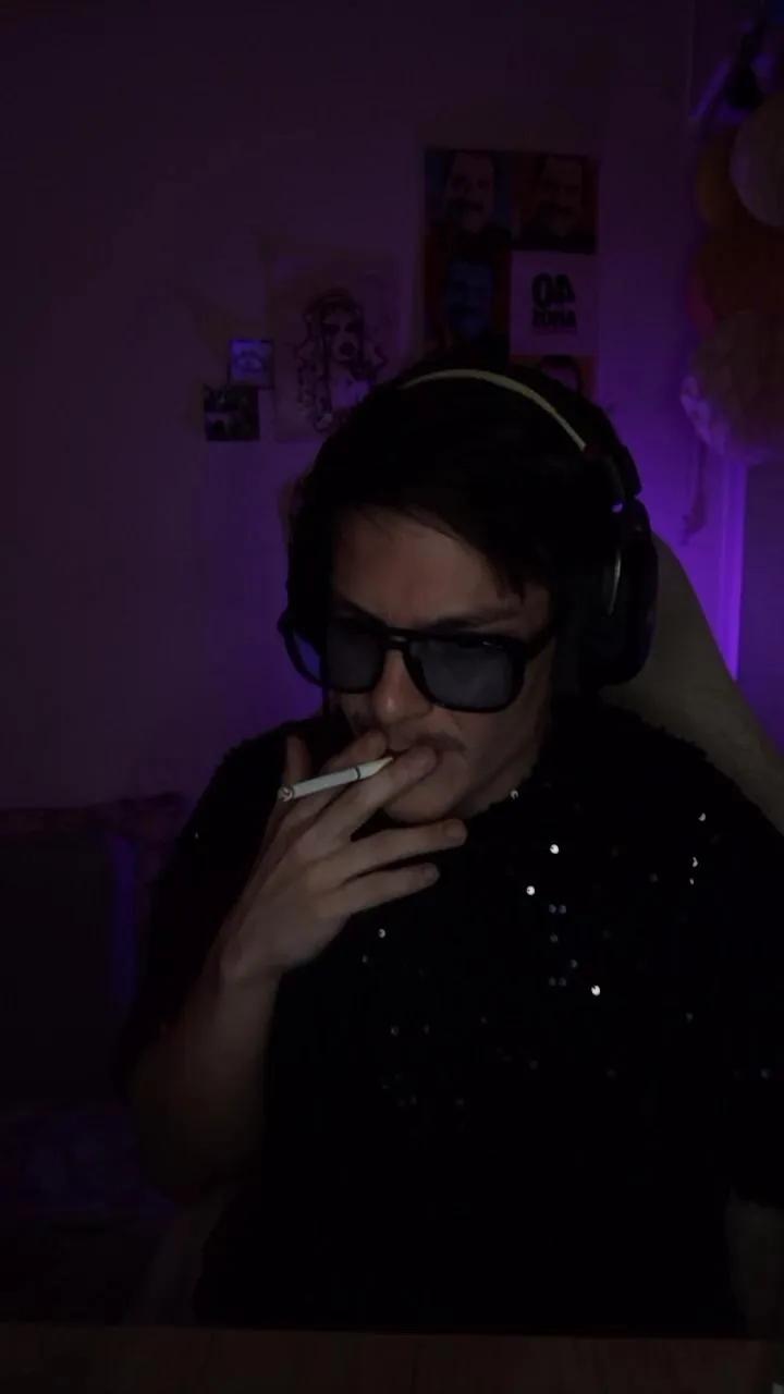 Offline gzandresce33 on Cam4